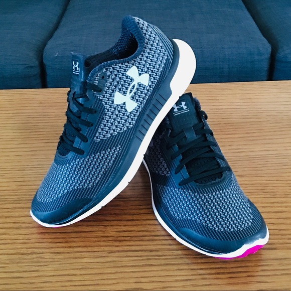 Under Armour 1285494 001 Women's Charged Lightning Running Shoe Black/White 7.5 - Picture 1 of 16